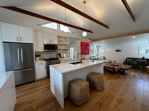 4th image of 51 Stoney Hill Rd