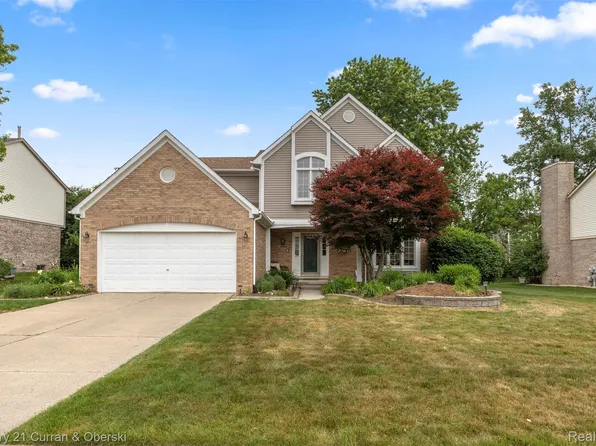 45924 Rockledge Dr, Plymouth, MI 48170