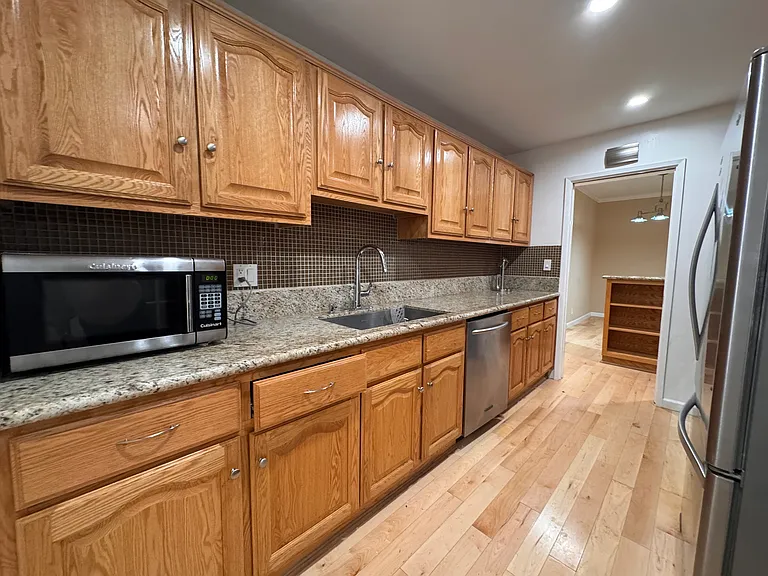 8550 Holloway Dr #101 — Photo 8