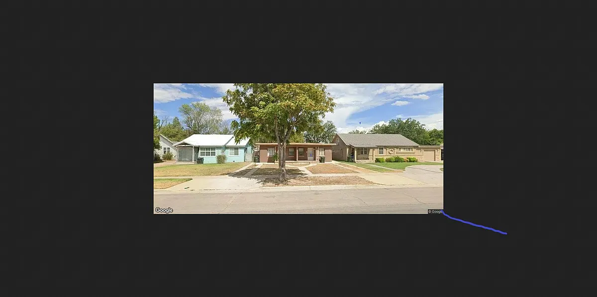 Building Photo - 502 N Mesa St #502