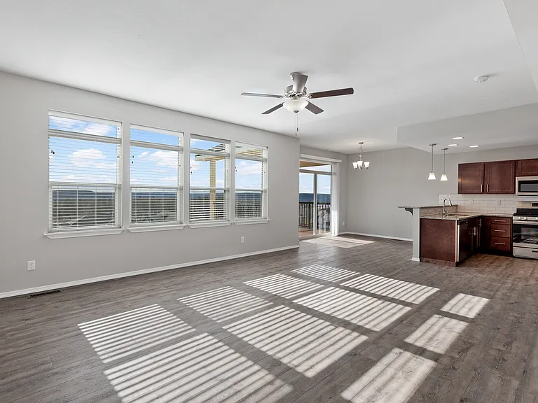 8303 N Phoebe Ct — Photo 2
