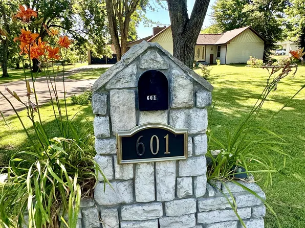 601 Carlton, Mountain Grove, MO 65711