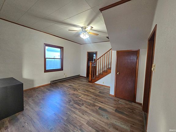 4th image of 807 W Commercial St