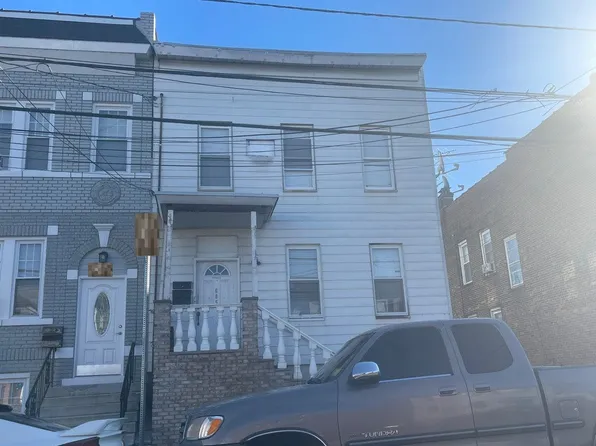 685 N 8th St, Newark, NJ 07107