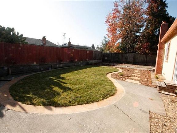 3rd image of 131 W Payran St