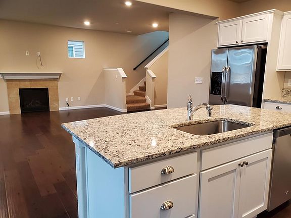 3rd image of 609 Birchwood Dr SW