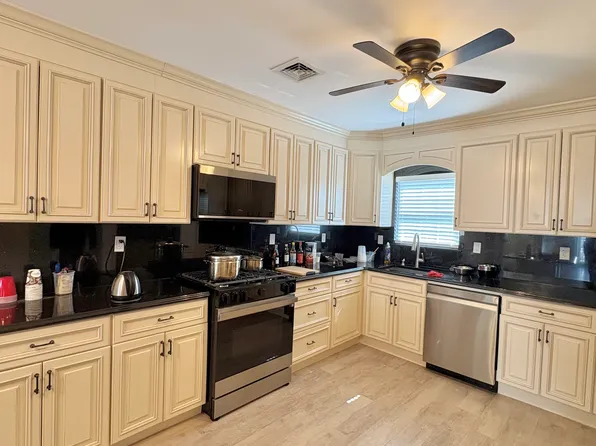 40 Topping St #2, Staten Island, NY 10306