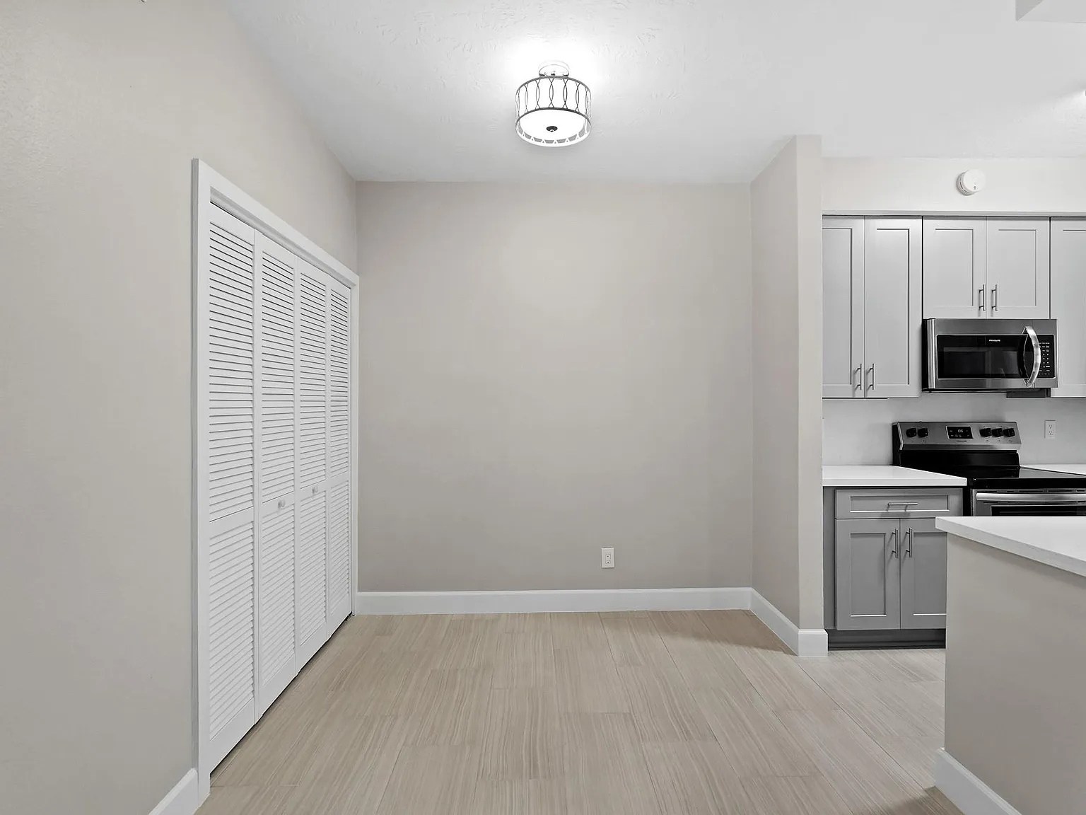 2 bed, 2.0 bath, 1028 sqft, $1,600 — Photo 4