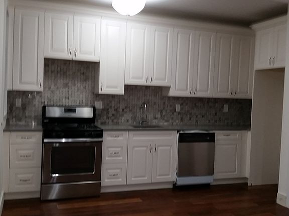 2nd image of 571 Greene Ave #11