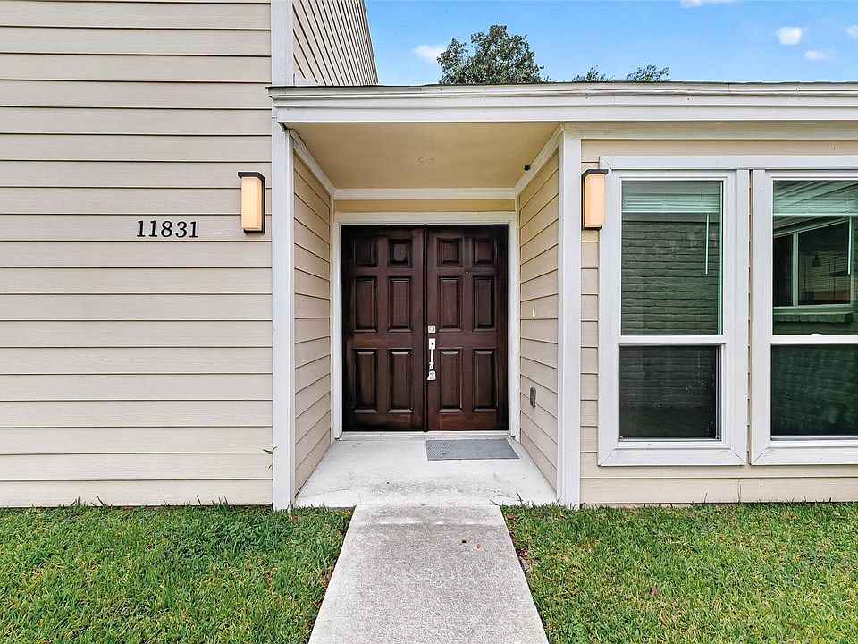 1st image of 11831 Briar Forest Dr
