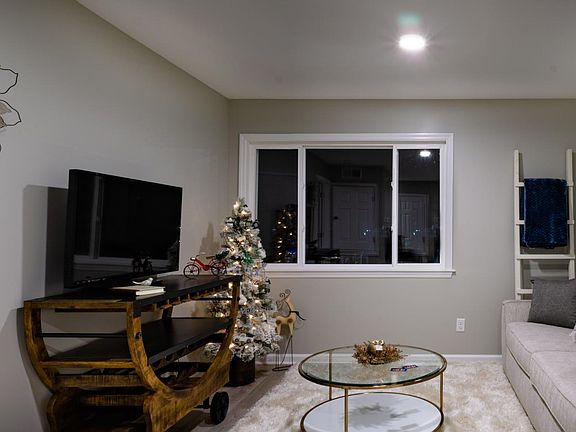 4th image of 2380 Hamilton Ave APT 43