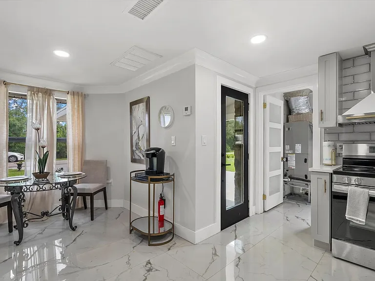 440 Glengary Cir — Photo 13