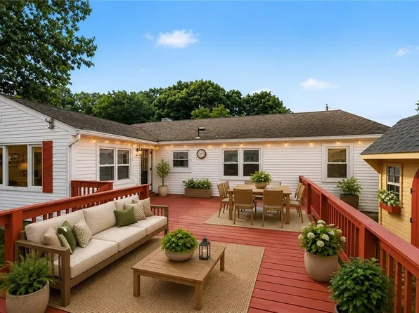 22 Baldino Dr, Cranston, RI 02920