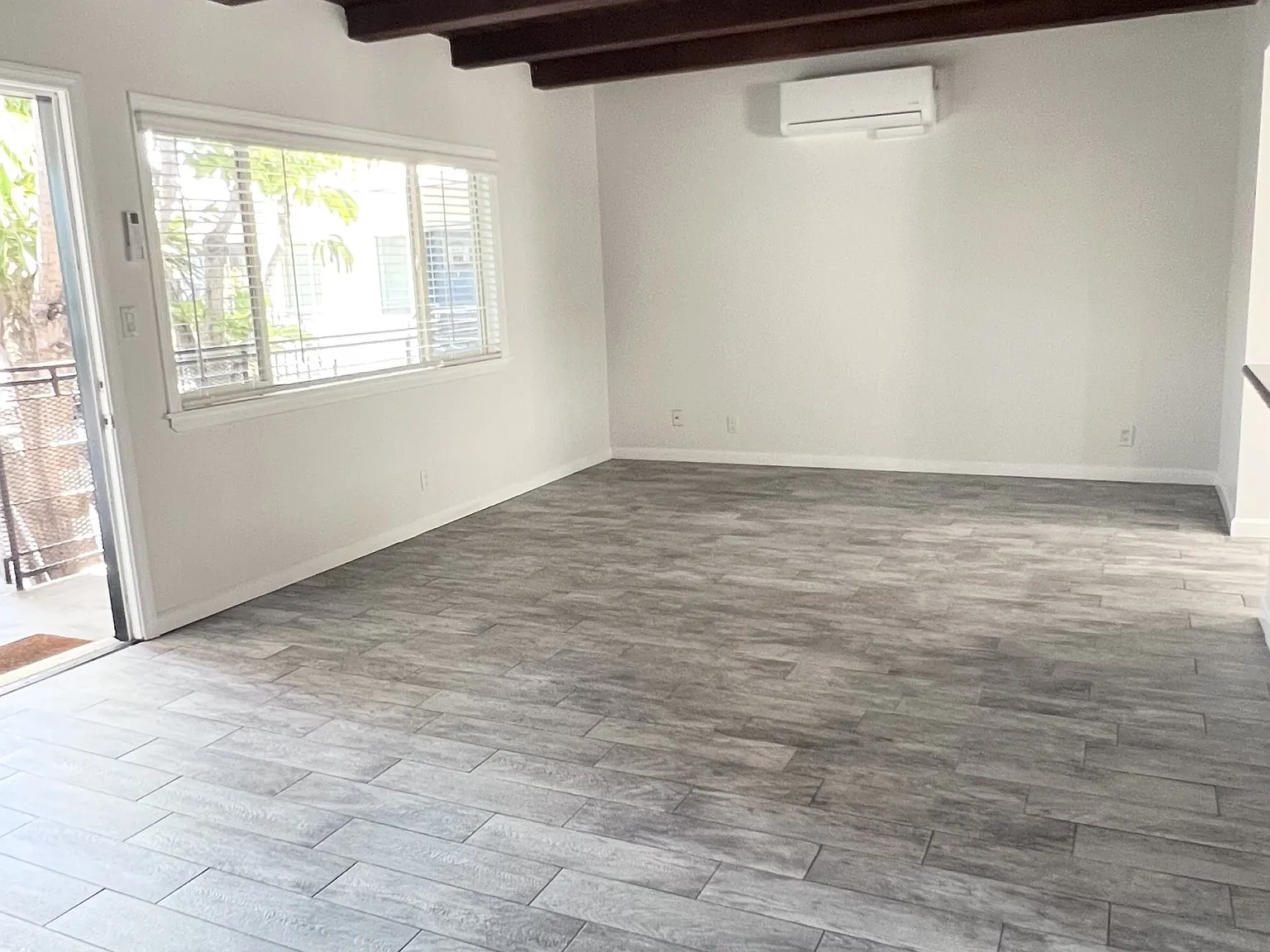 2 bed, 910 sqft, $3,450 — Photo 2