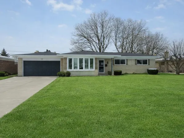 37319 Jerome Dr, Sterling Heights, MI 48312