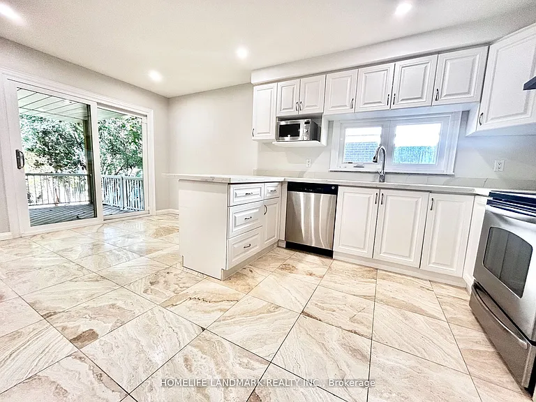 18 Summerfeldt Cres — Photo 10