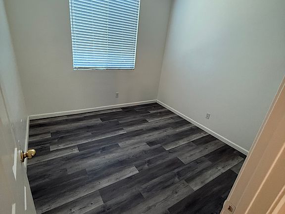 3rd image of 2845 Tehama Dr