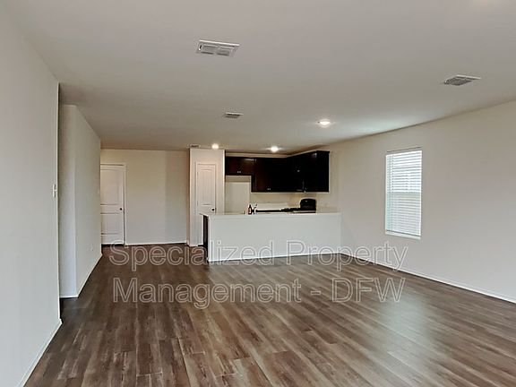 4th image of 3951 Paragon Trl