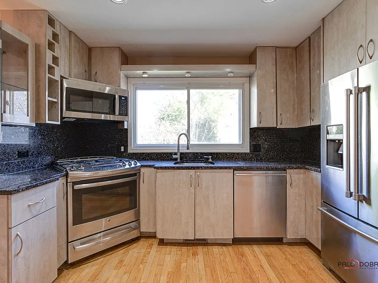 920 Lee Ct — Photo 14