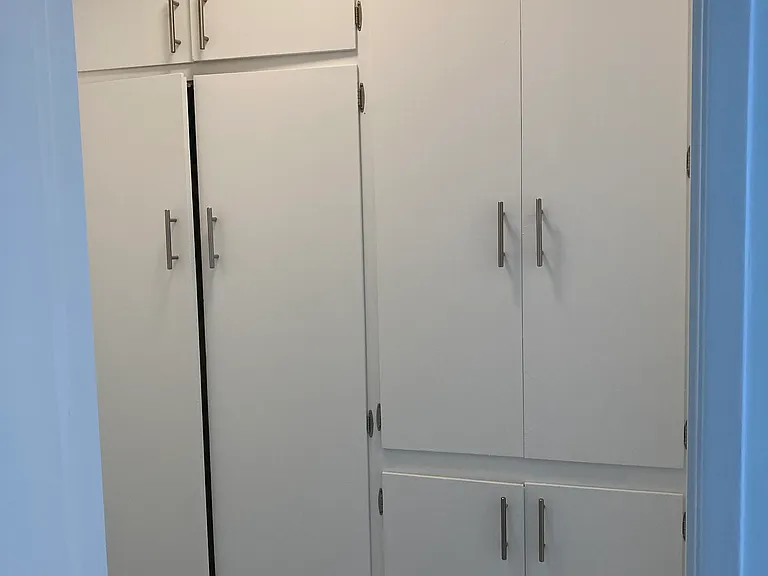 310 S Sherbourne Dr — Photo 37