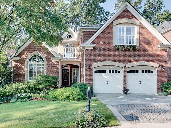 2nd image of 3299 Windsor Lake Dr NE