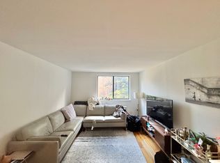 433 W 43rd St APT 4A, New York, NY 10036