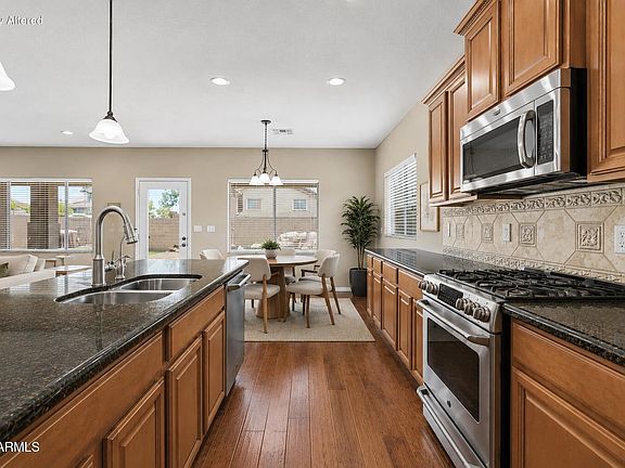 5th image of 2946 E SANTA FE Lane