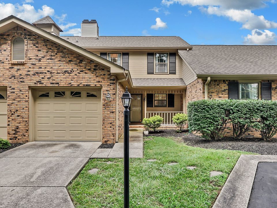 1st image of 320 Kingswood Ct