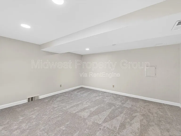 2765 Chelsea Dr — Photo 21
