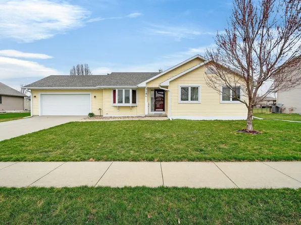 315 Prairie View Dr, Gilbert, IA 50105