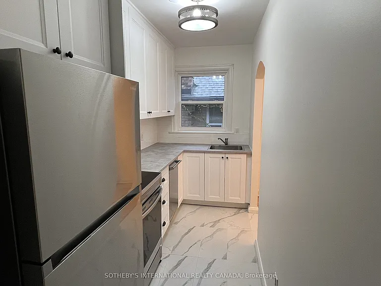 126 Braemar Ave #UPPER — Photo 11