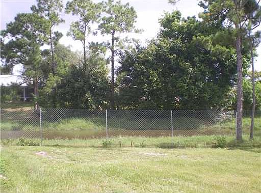 4th image of 1301 SW Vicuna Ln