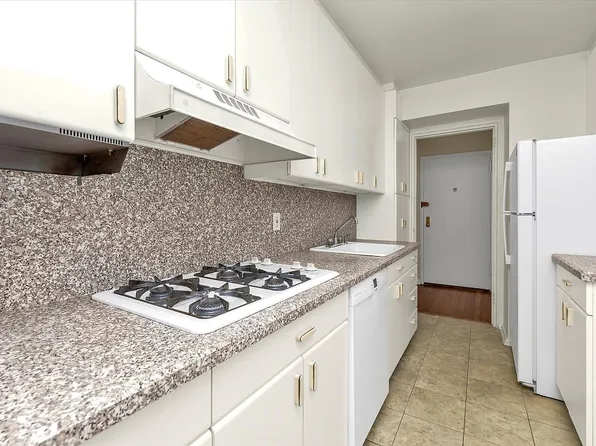 209-80 18th Ave #6D, Bayside, NY 11360