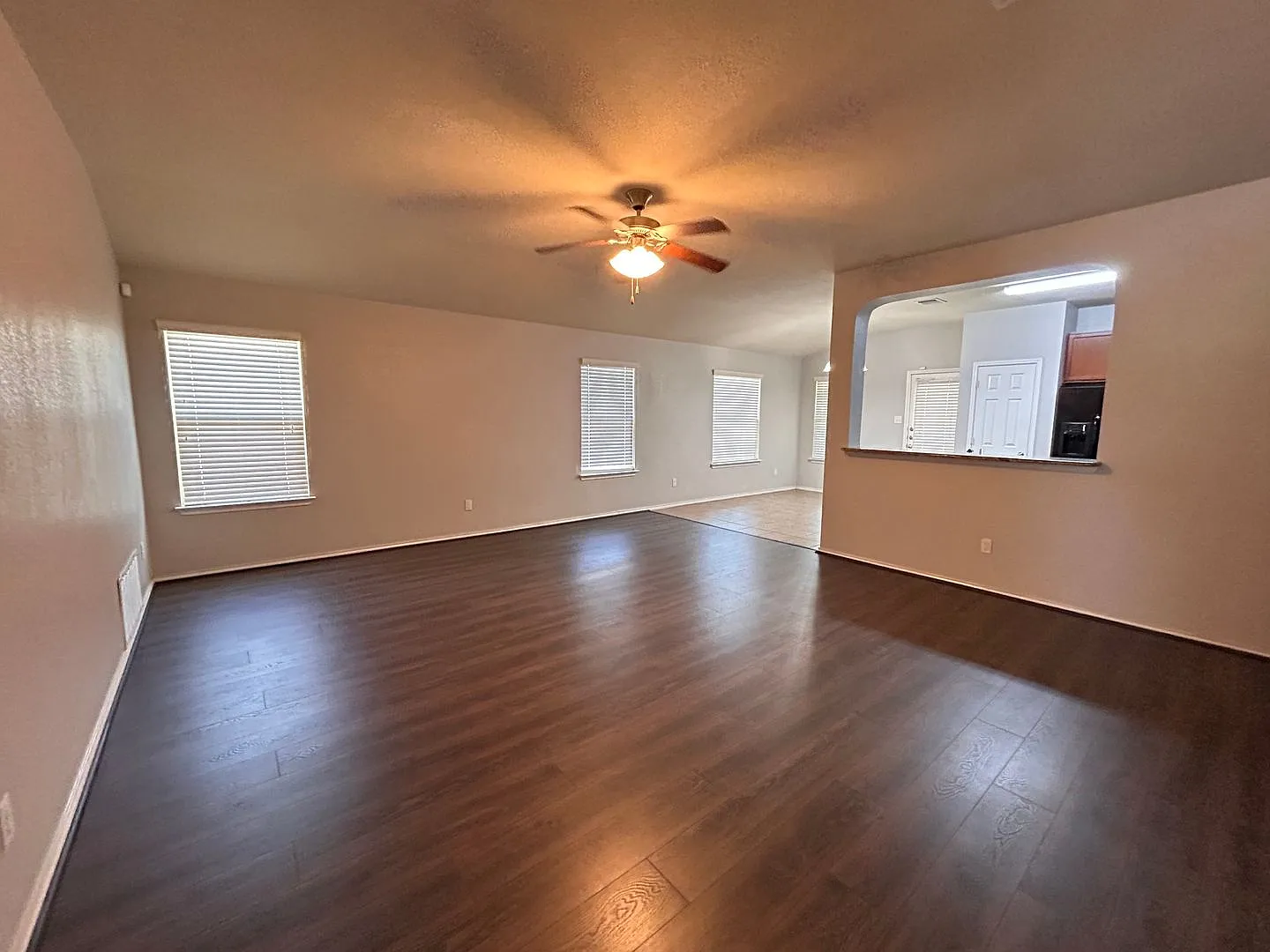 Available for immediate move in! Katy Creek Cutie! — Photo 3