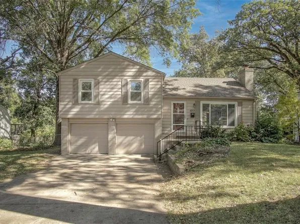 6713 Hadley St, Overland Park, KS 66204