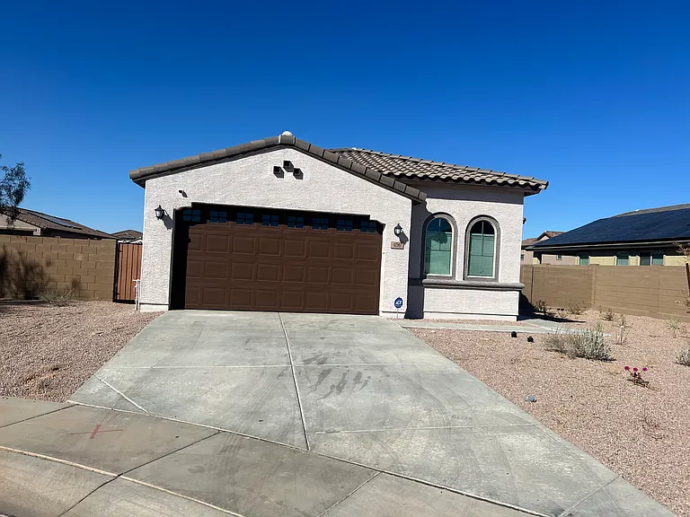 456 E Shellie Ct — Photo 1