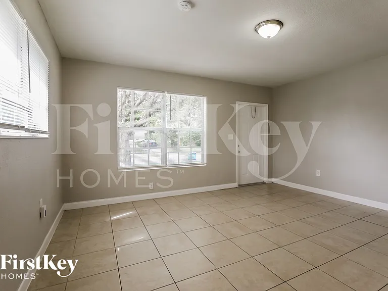 1250 NE 207th Ter — Photo 3