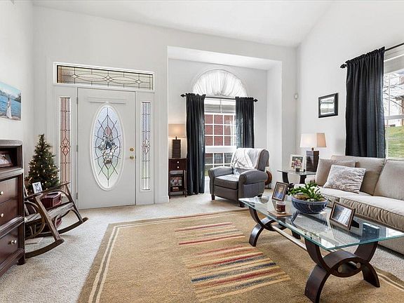3rd image of 6807 Sahalee Cir