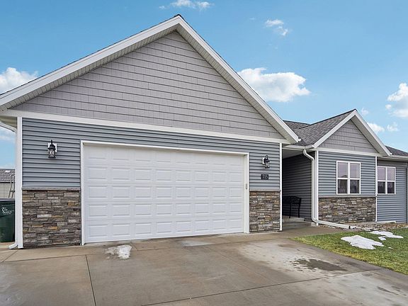 4th image of 715 Crestview Dr