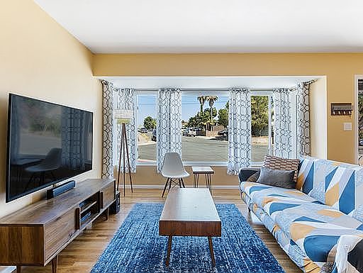 3rd image of 3705 Vista Grande Dr #7