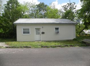 214 W Columbia Ave, Greensburg, KY 42743