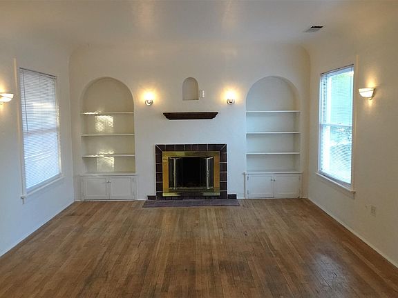 3rd image of 640 E Dennett Ave