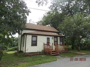 88 Harrop Ave, Warwick, RI 02886