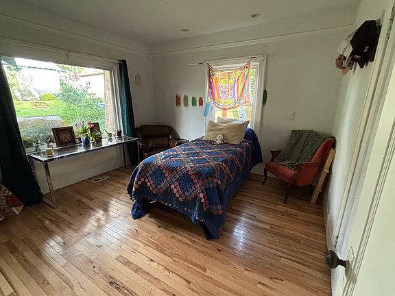 4th image of 9224 N Willamette Blvd
