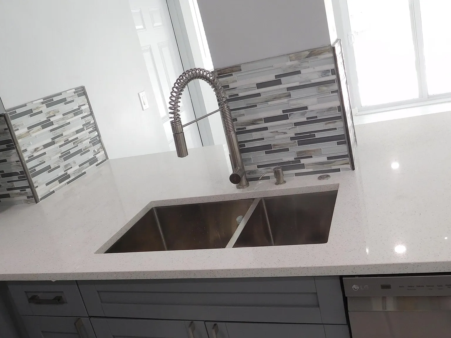 4 bed, 2.0 bath, 1800 sqft, $3,500 — Photo 4