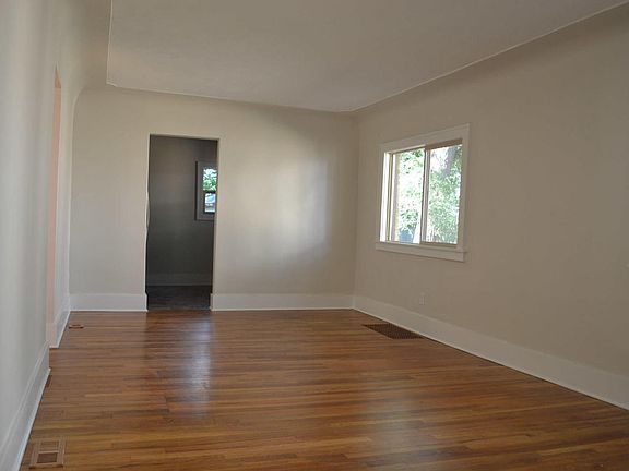 2nd image of 855 Dickinson St SE