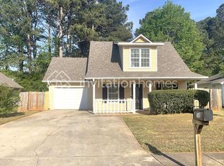 1389 N Hampton Dr, Hampton, GA 30228