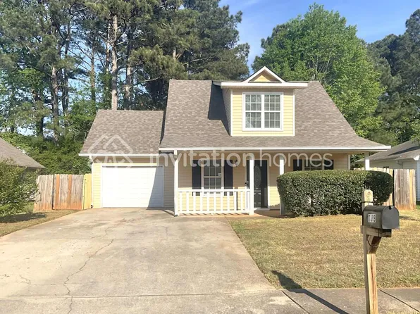 1389 N Hampton Dr, Hampton, GA 30228