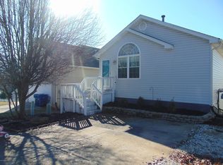 8412 Lake Superior Dr, Louisville, KY 40291