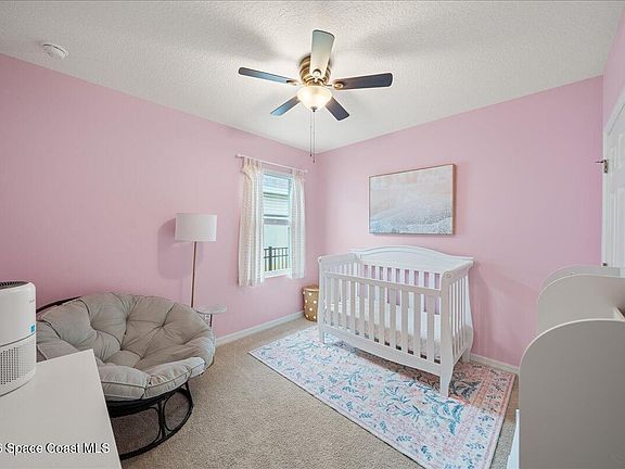 5th image of 926 Trinity St